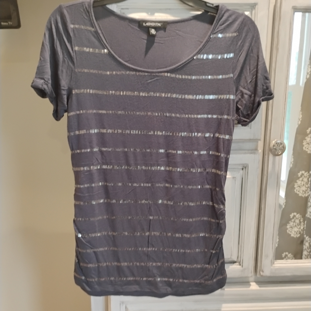 Women's Gray Striped Top